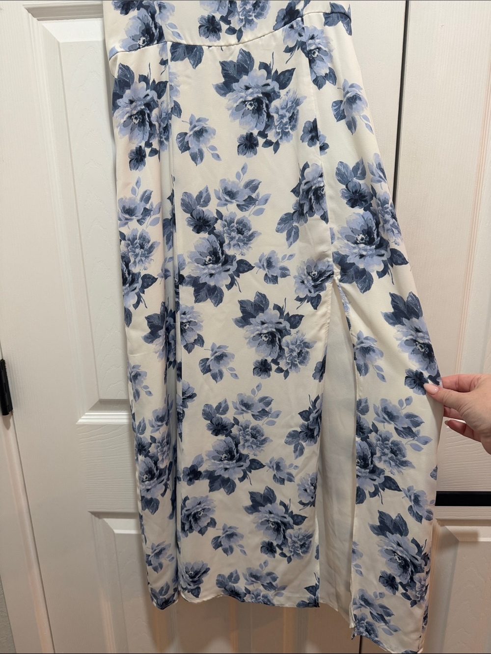 Abercrombie & Fitch Blue White Floral Dress with slit Size Small Tall - Picture 2 of 6
